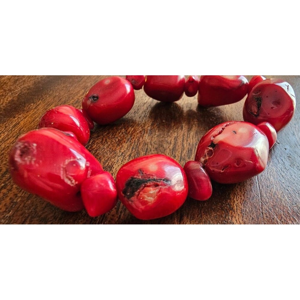 Navajo Red Coral Chunky Beaded Stretch Bracelet - Picture 4 of 4